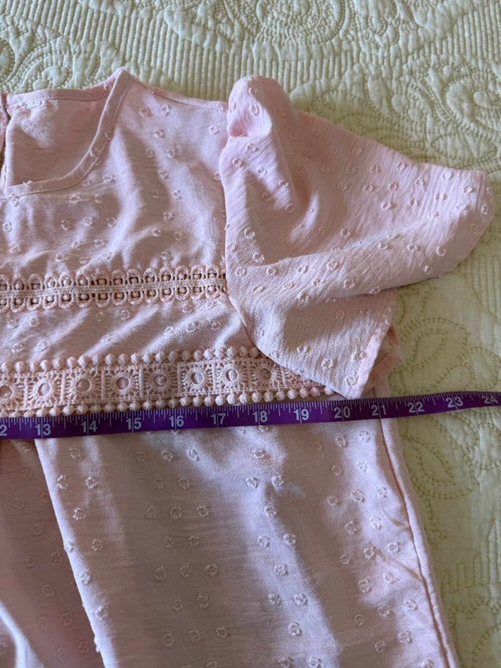Blush pink short-sleeve blouse with textured Swiss dot fabric - Picture 5 of 5